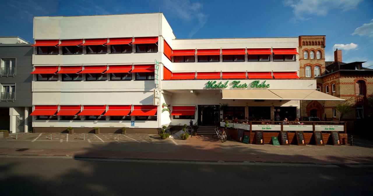 Hotel Zur Rebe Хоххайм ам Майн Екстериор снимка